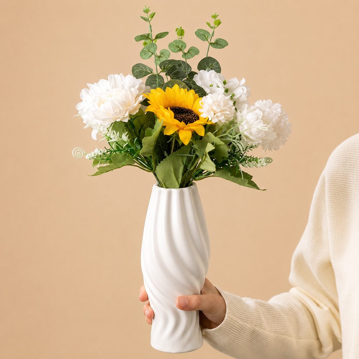 Skulpturale weiße Keramikvase - Image 2